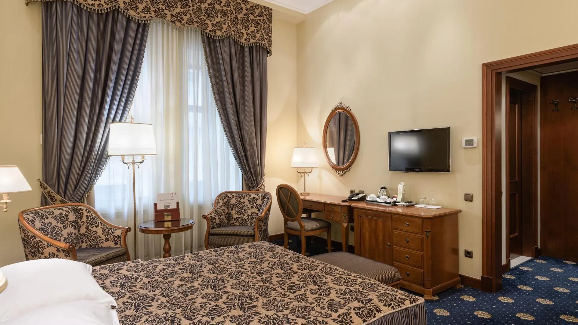 Premier Palace Hotel Kyiv 5*,  Ukraine